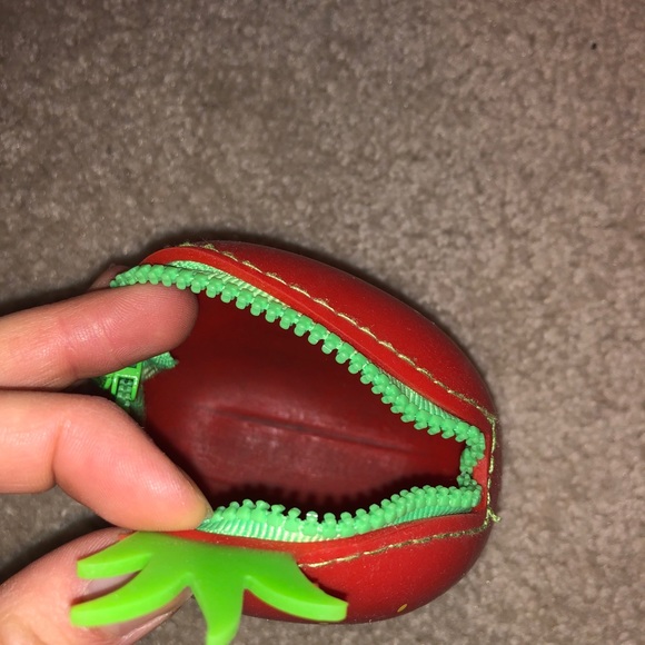 strawberry coin purse - Picture 2 of 3